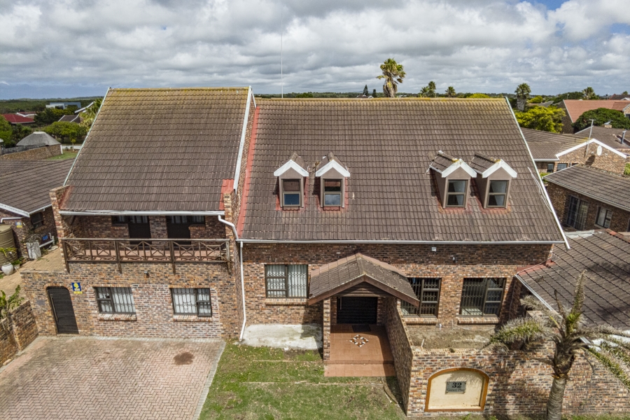 9 Bedroom Property for Sale in Summerstrand Eastern Cape